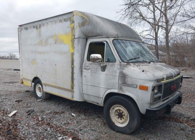 GMC Cutaway Van