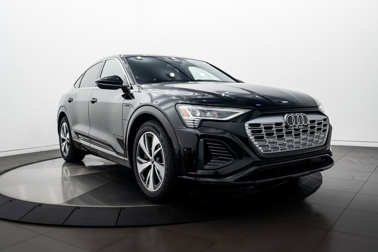 2024 Audi Q8