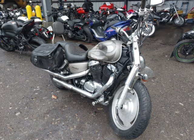 Honda VT1100C2 (SHADOW SABRE)