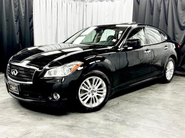 Infiniti M56