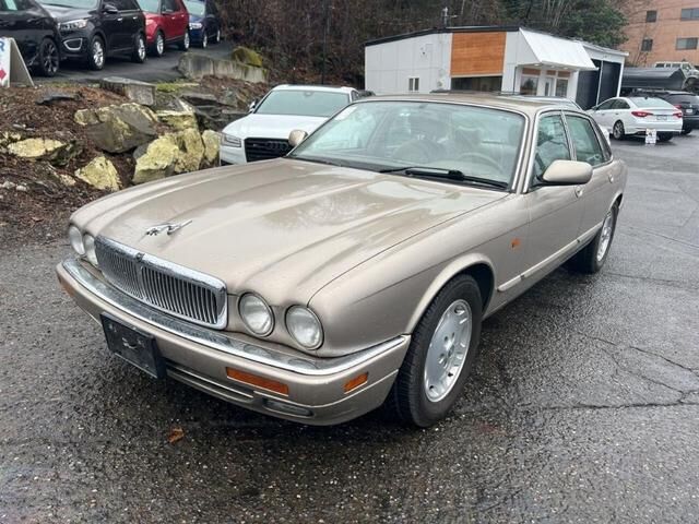 Jaguar XJ6