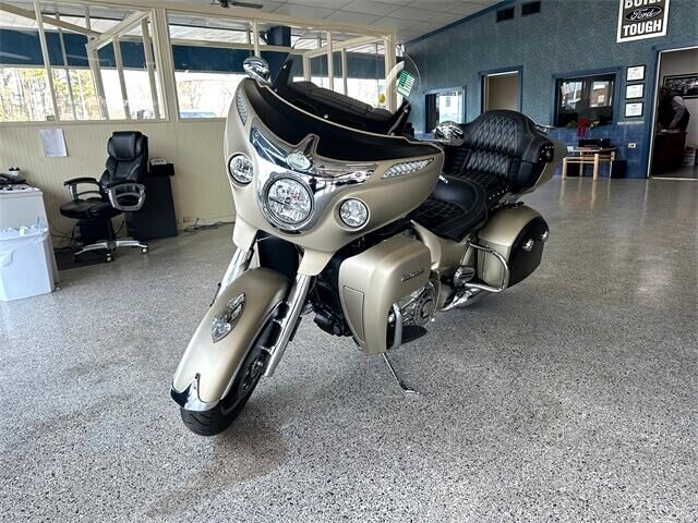 2019 INDIAN MOTORCYCLE Chief Roadmaster