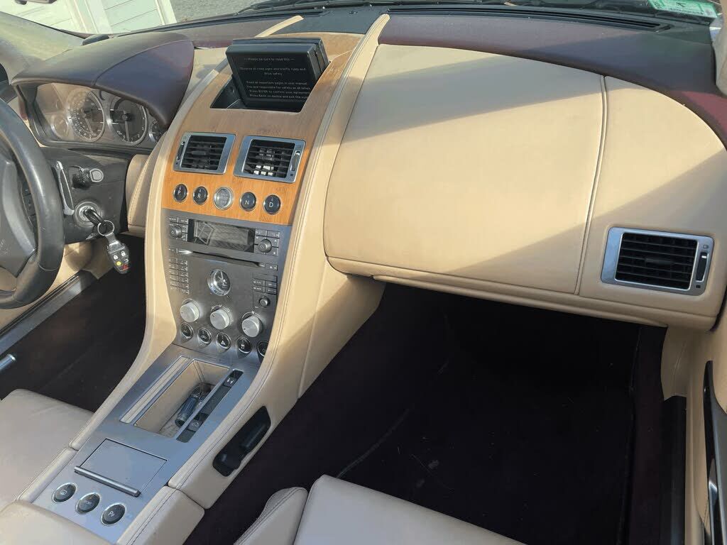 Aston Martin DB9