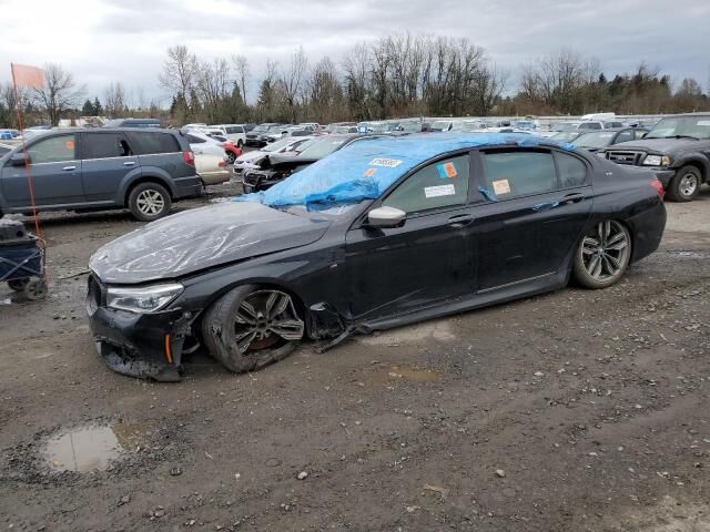 BMW M760i
