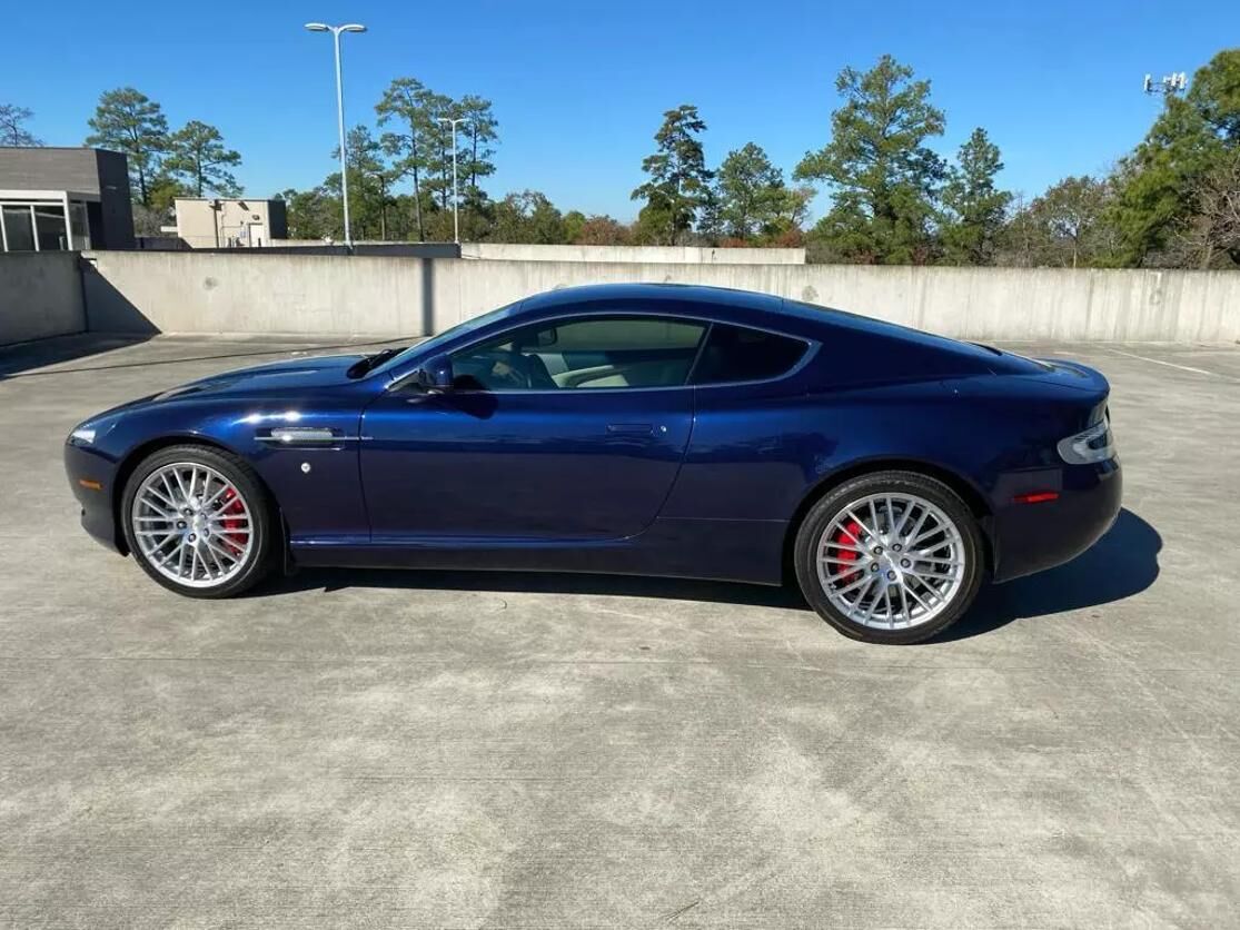 Aston Martin DB9