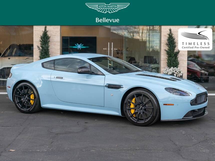 Aston Martin V12 Vantage