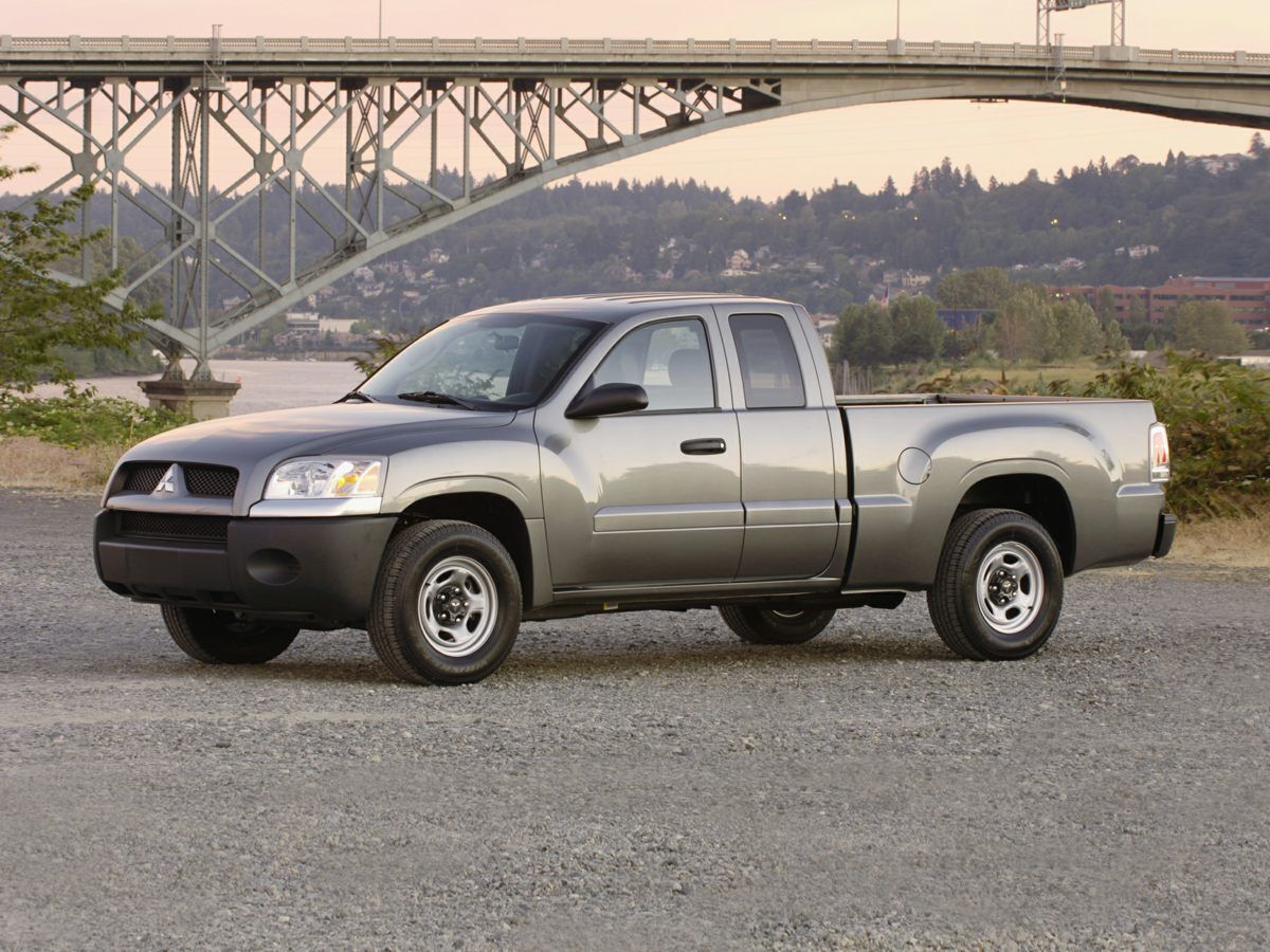 Mitsubishi Raider