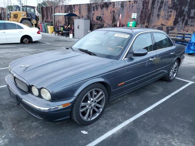 Jaguar XJR