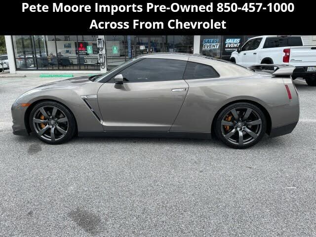 Nissan GT-R