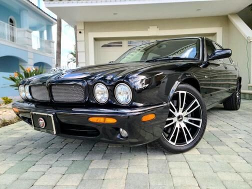 Jaguar XJR