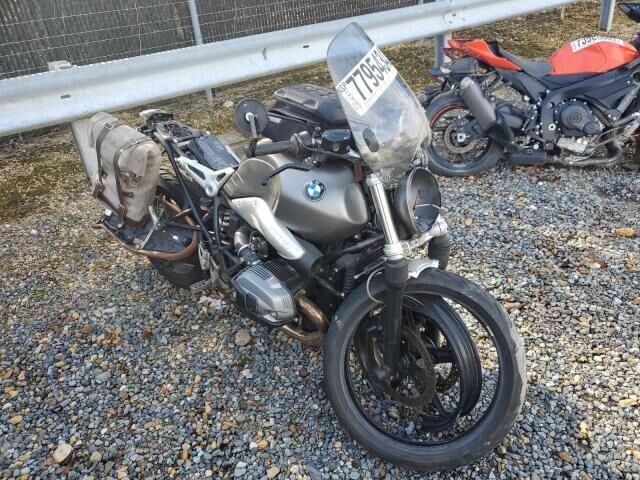 BMW R nineT
