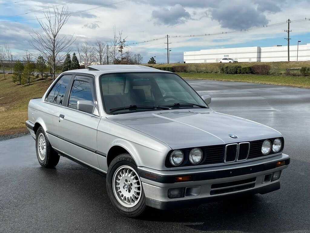 BMW 325iS