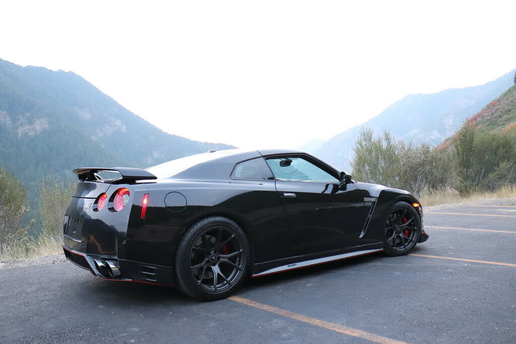 Nissan GT-R