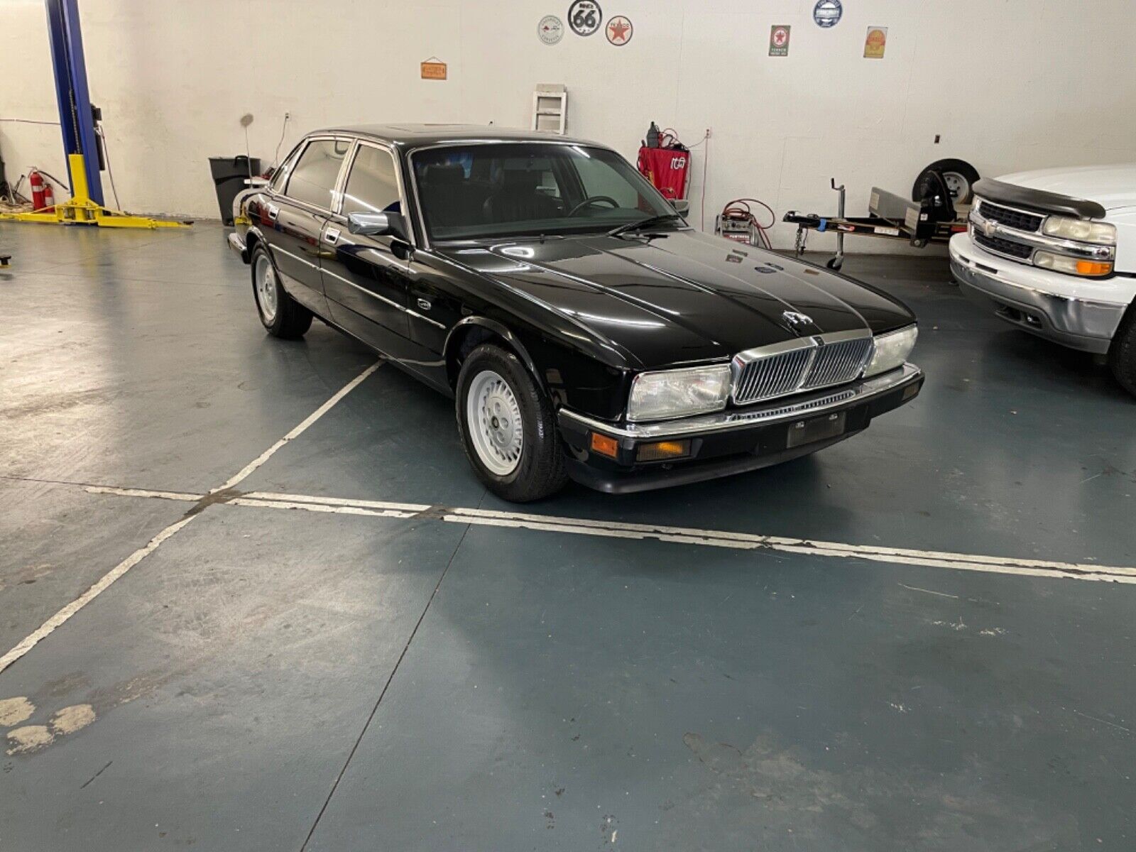 Jaguar XJ6