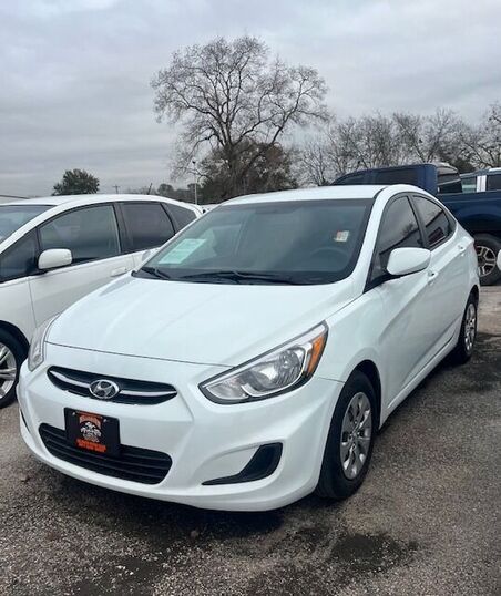 2015 HYUNDAI Accent