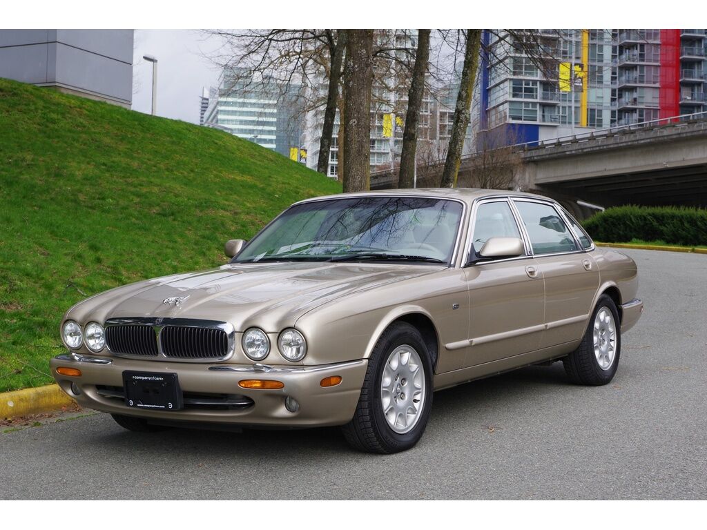 Jaguar XJ8