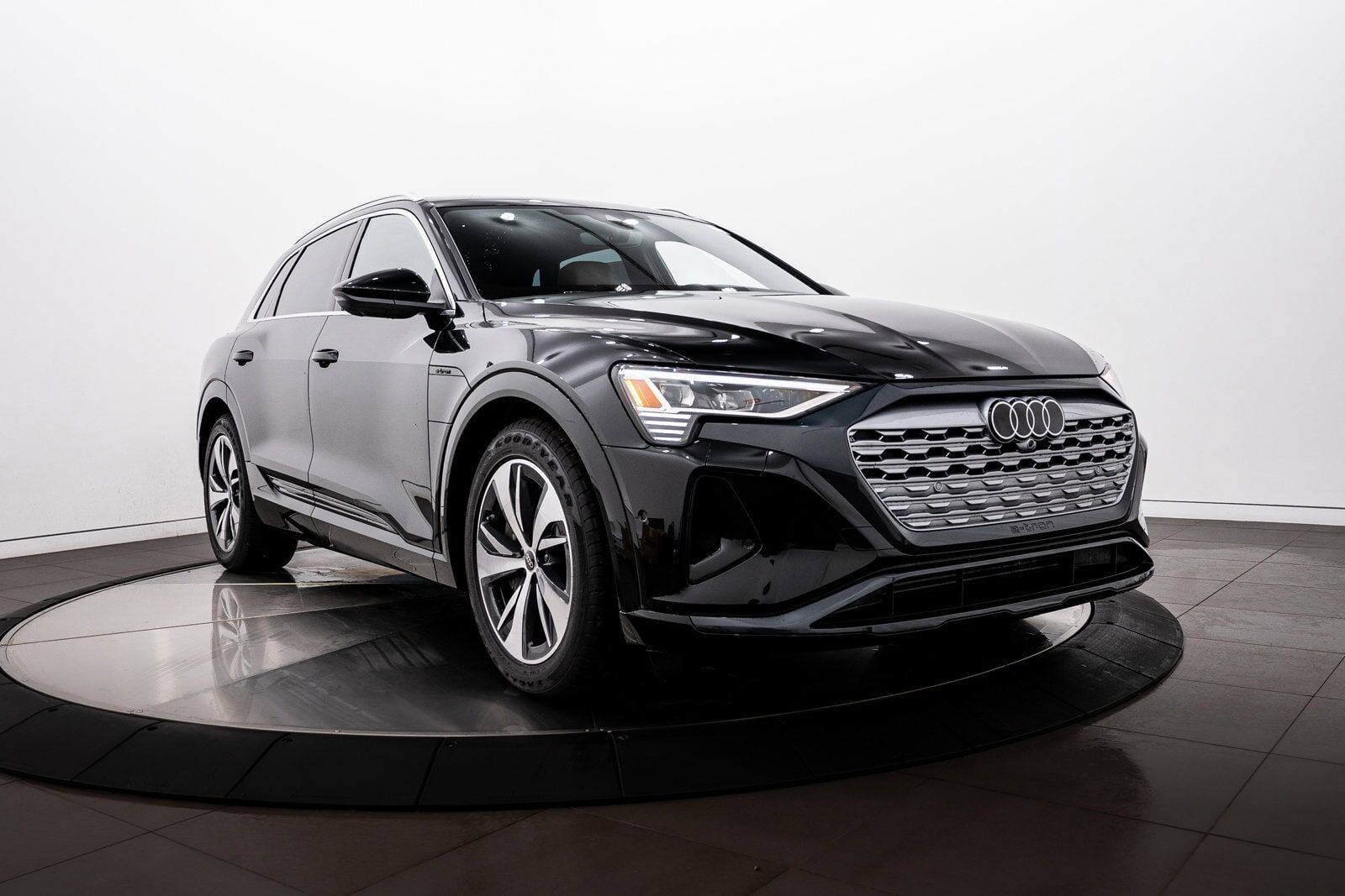 2024 Audi Q8