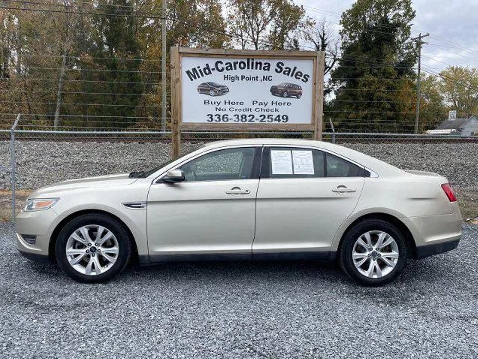 2010 FORD Taurus