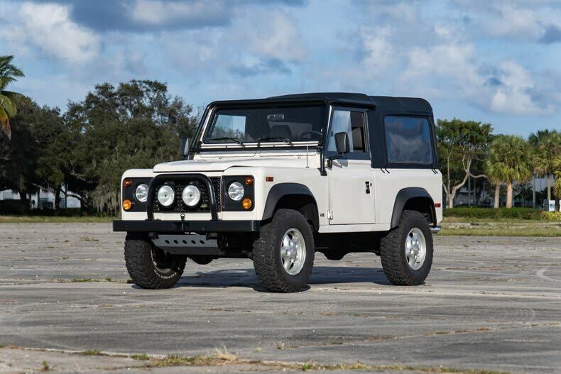 Land Rover Defender
