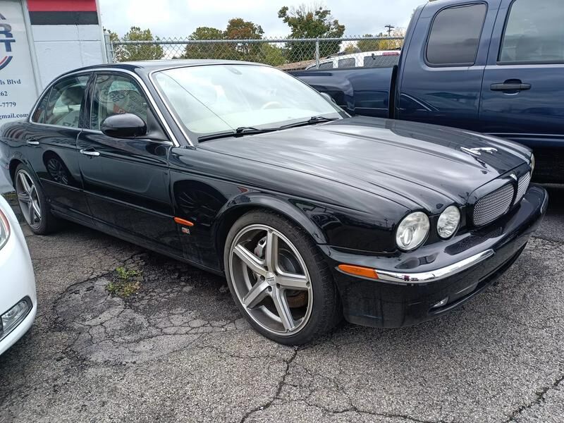 Jaguar XJR