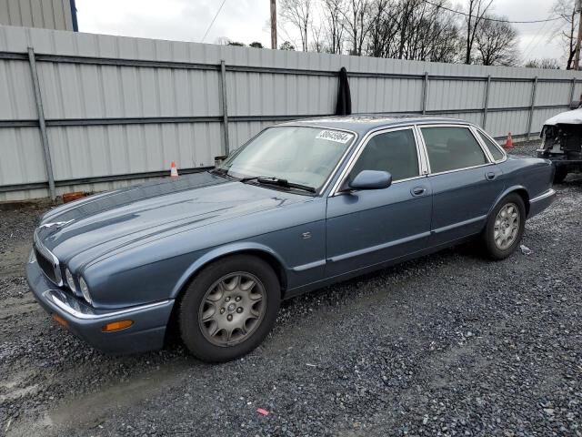 Jaguar XJ