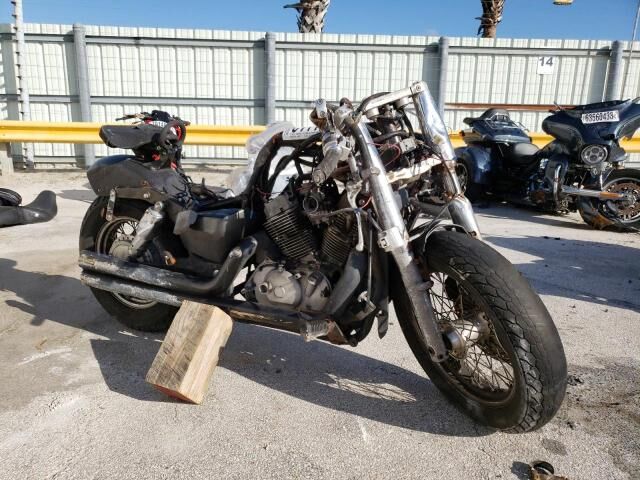 Honda VT750 (Shadow Aero)