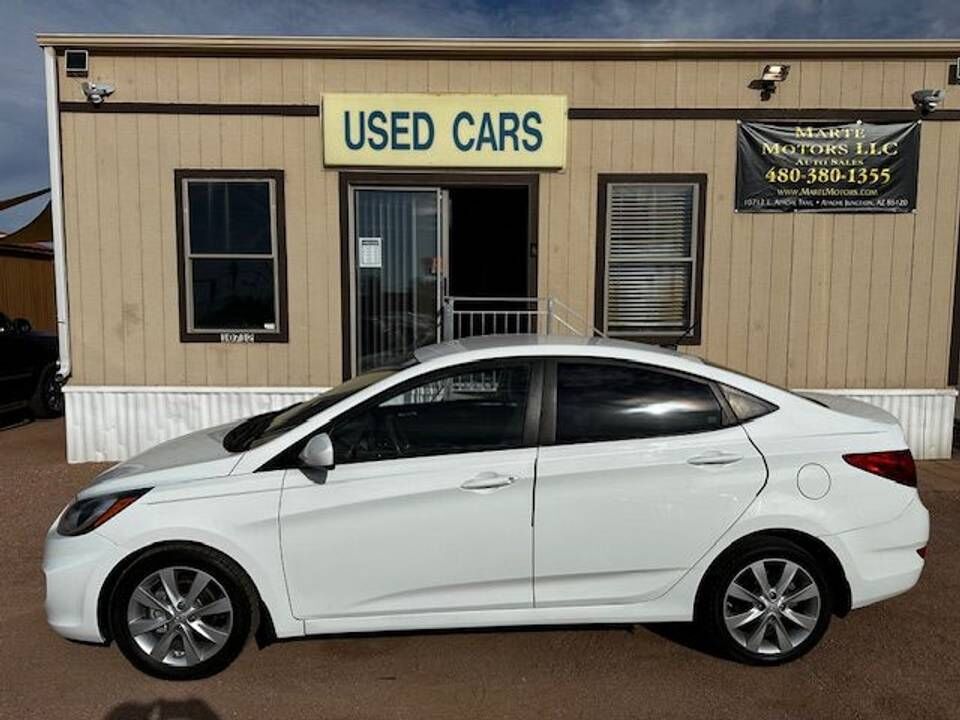 2013 HYUNDAI Accent