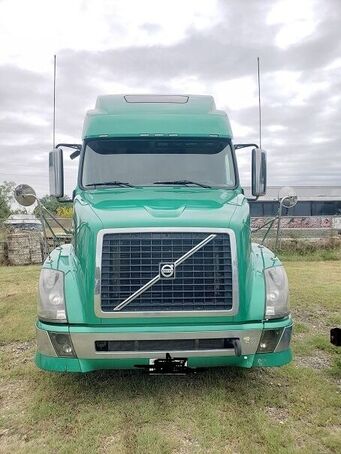 2011 VOLVO TRUCK VNL
