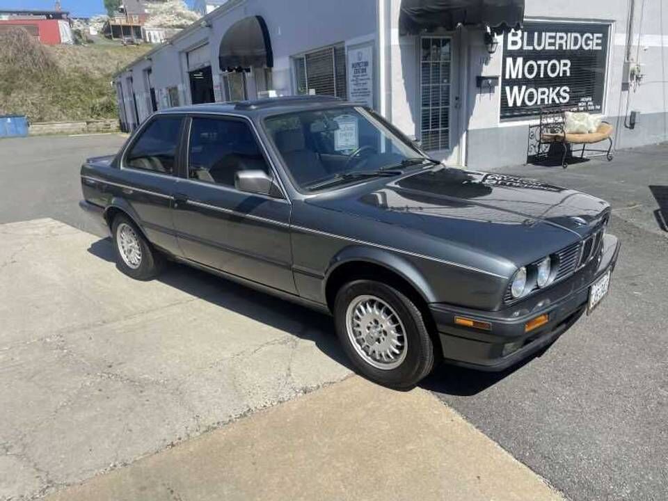 BMW 325iS