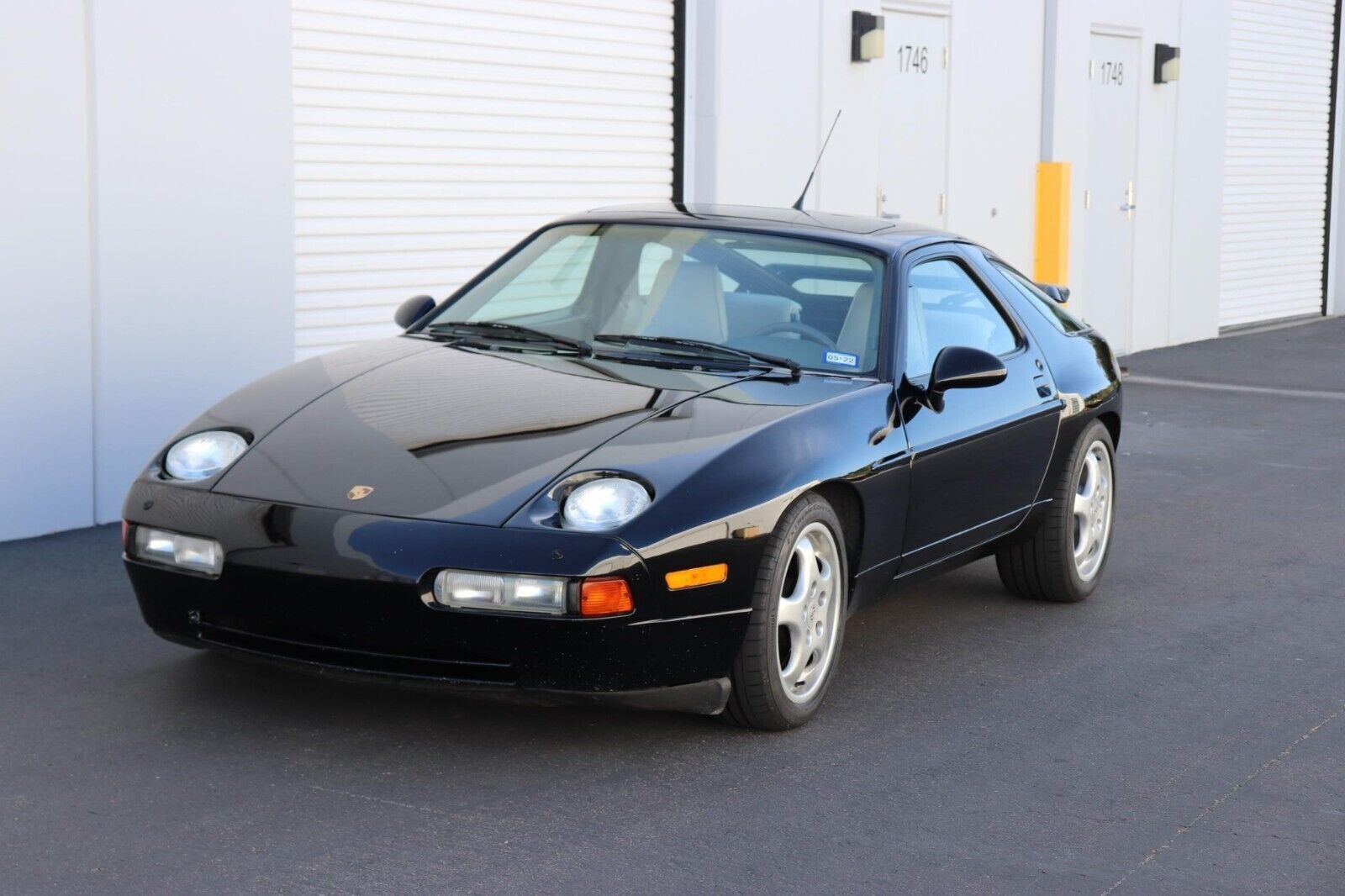 Porsche 928