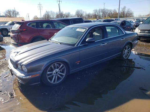 Jaguar XJR