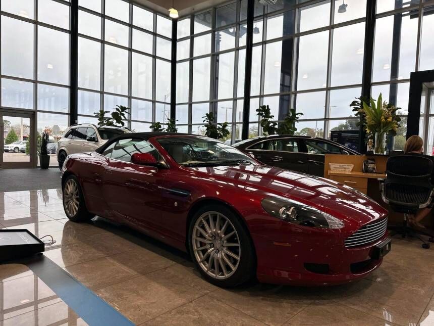 Aston Martin DB9