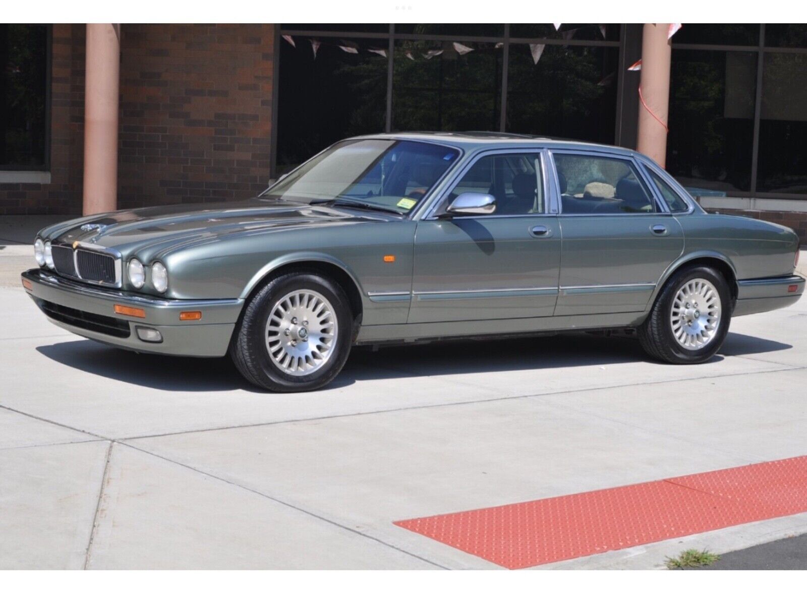 Jaguar XJ12