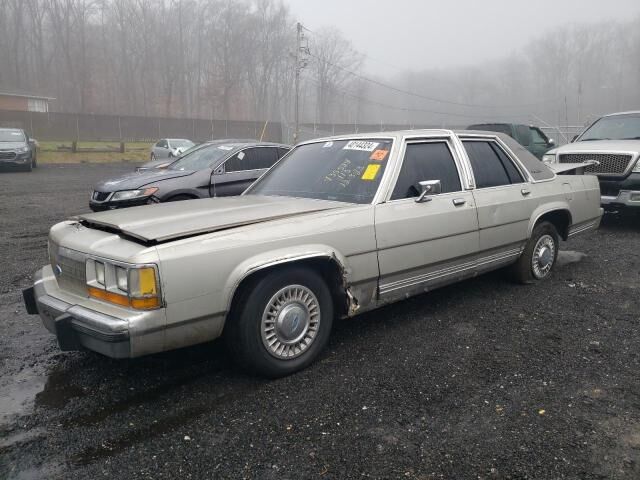 Ford Crown Victoria