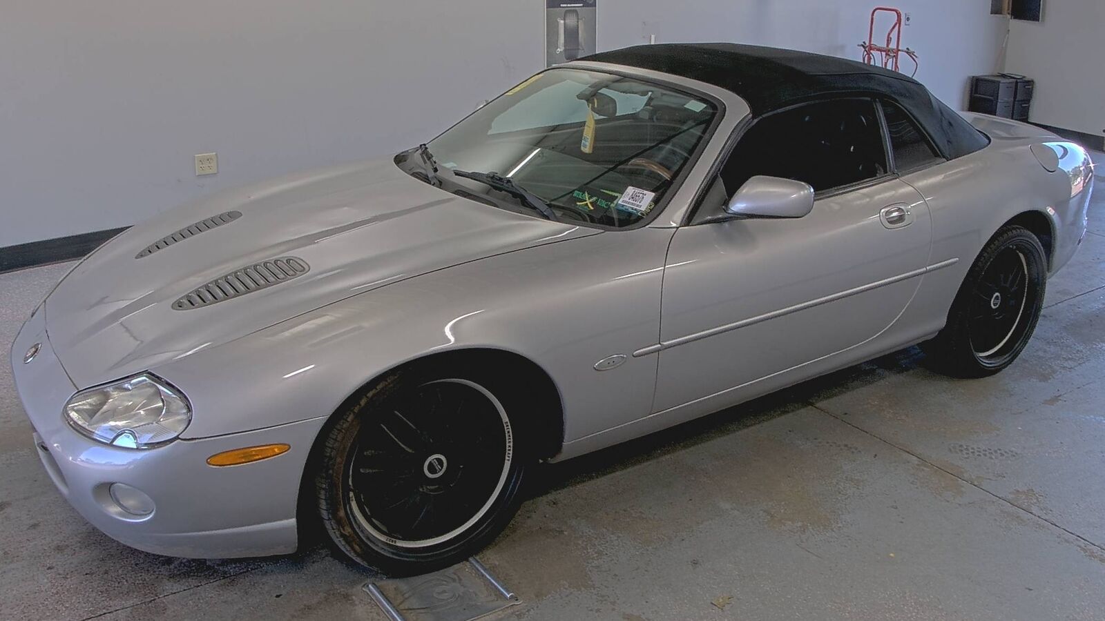 Jaguar XKR