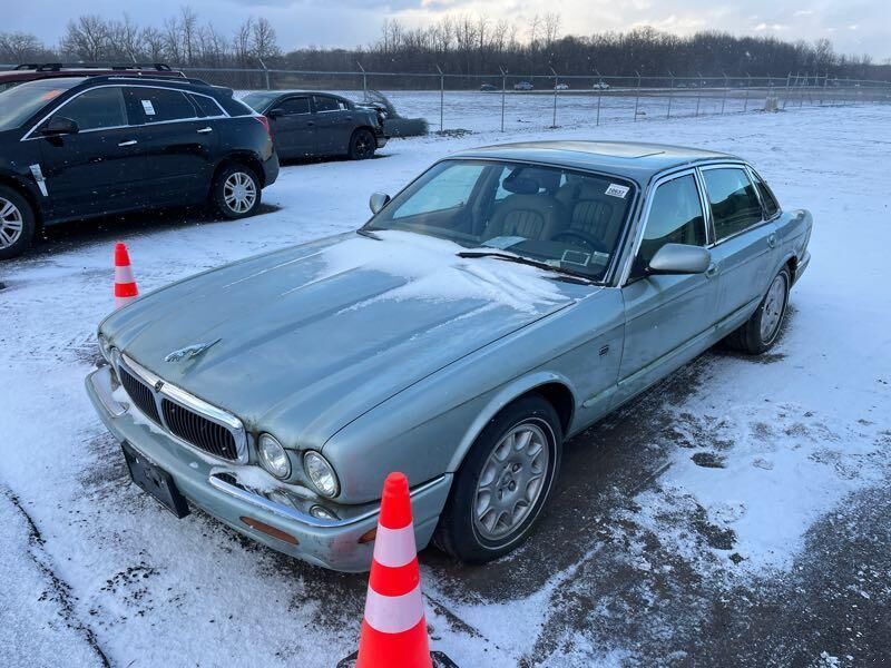 Jaguar XJ8