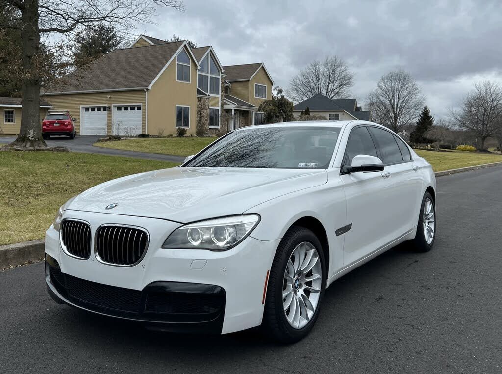 BMW 740i