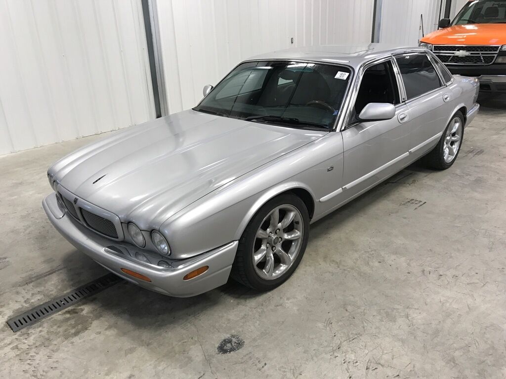 Jaguar XJR