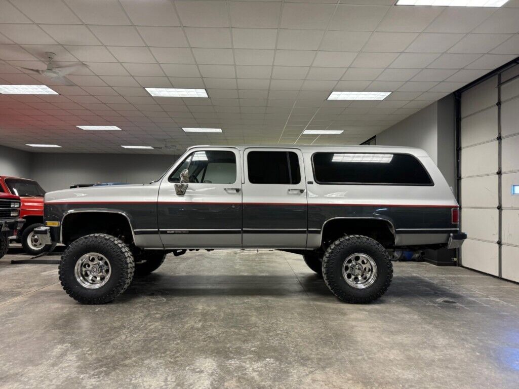 GMC Suburban