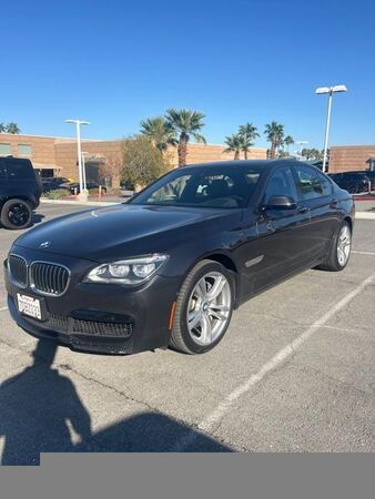BMW 740i