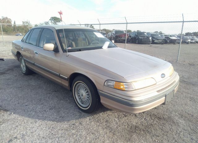Ford Crown Victoria