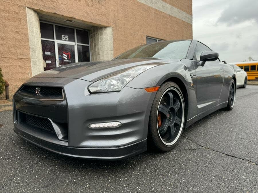 Nissan GT-R