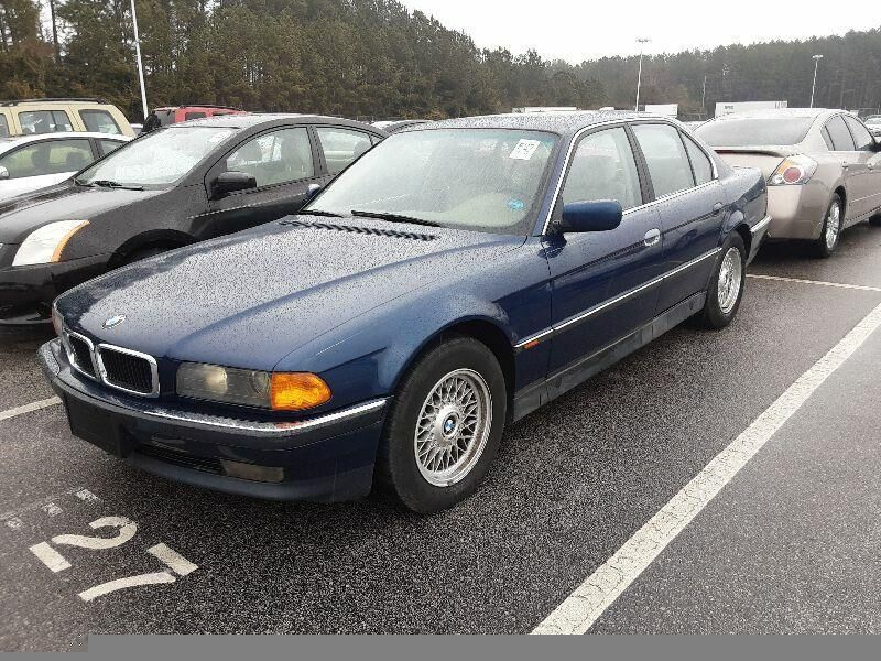 BMW 740i