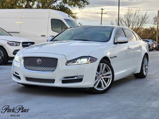 Jaguar XJ