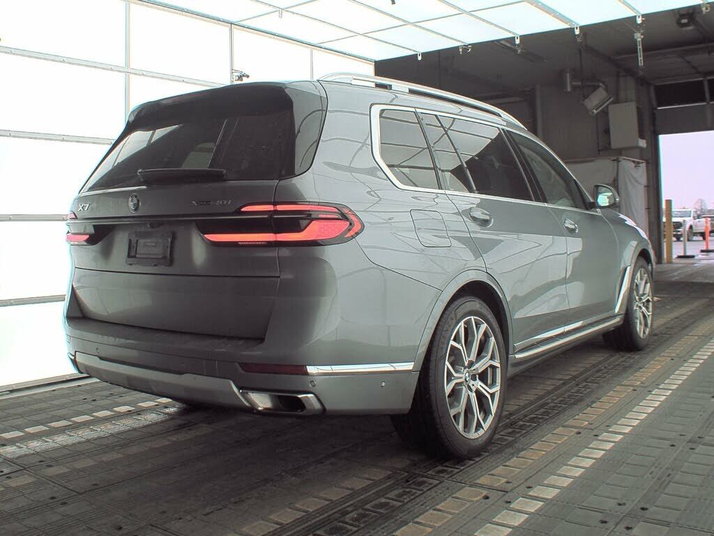 2023 BMW X7