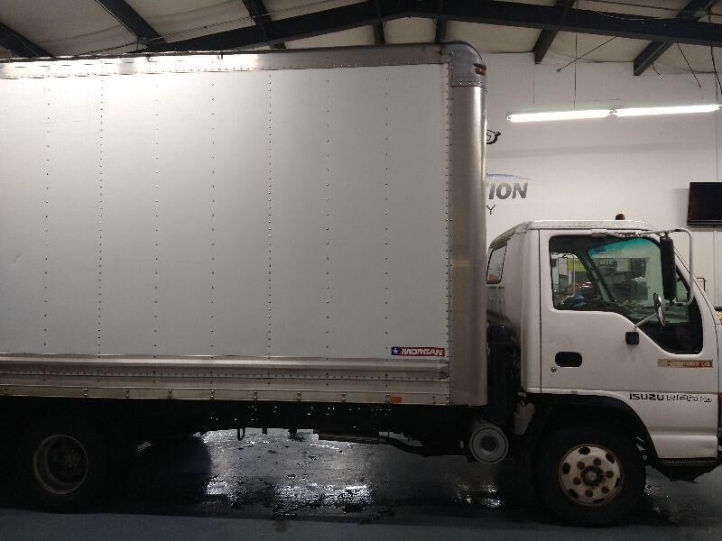 Isuzu NPR