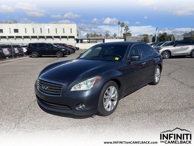 Infiniti M56