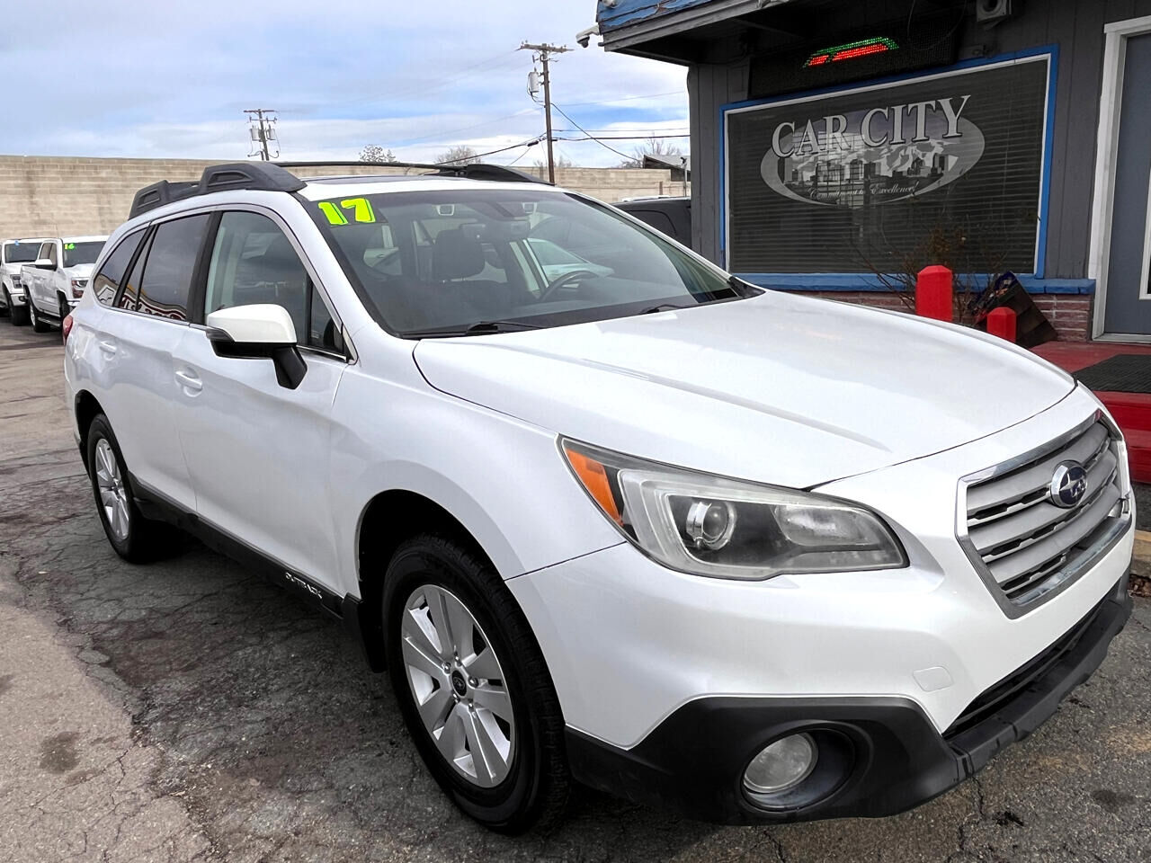2017 SUBARU Outback
