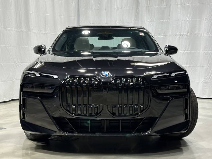 2024 BMW 750e