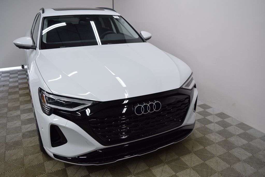 2024 Audi Q8